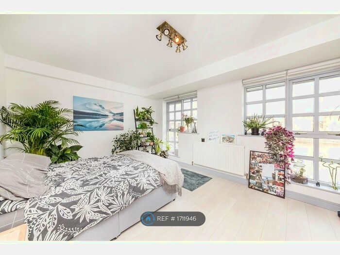 6 Bedroom Flat To Rent In Rope Street, London, SE16