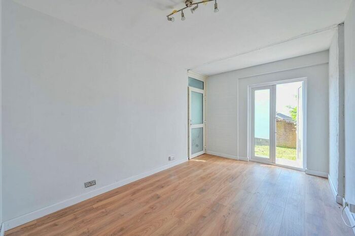 1 Bedroom Flat To Rent In Corelli Road, Blackheath, London, SE3