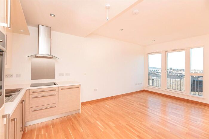 1 Bedroom Flat To Rent In McEwan Square, Edinburgh, EH3