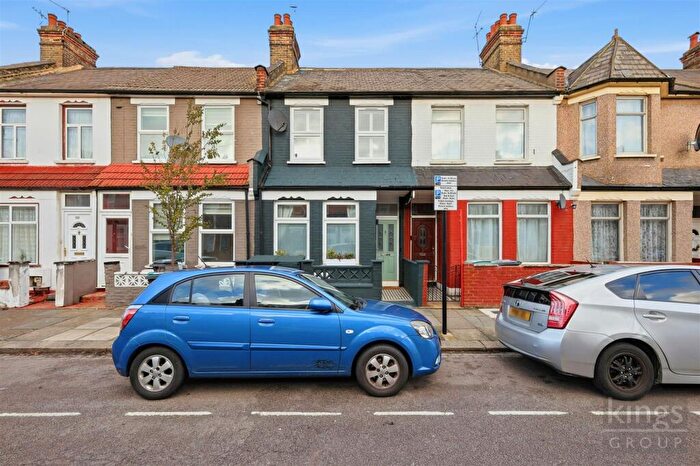 2 Bedroom House For Sale In Rosebery Avenue, London, N17