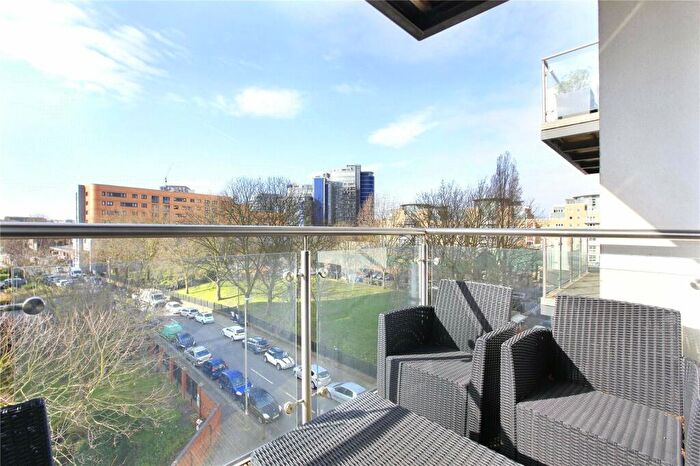 2 Bedroom Apartment To Rent In Gwynne Road, Battersea, London, SW11