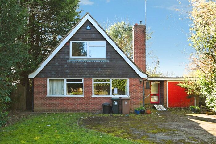 4 Bedroom Detached House For Sale In Milley Lane, RG10