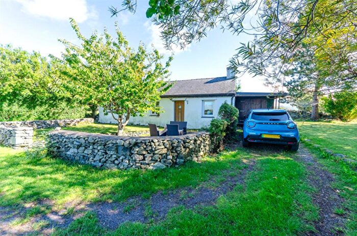 3 Bedroom Bungalow For Sale In Penisarwaun, Caernarfon, Gwynedd, LL55