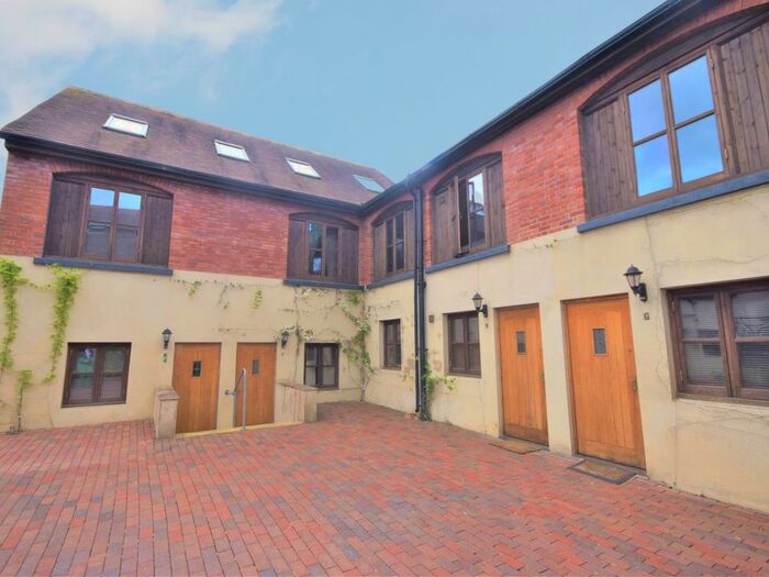 1 Bedroom Flat To Rent In Tower Road West, St. Leonards-On-Sea, TN38