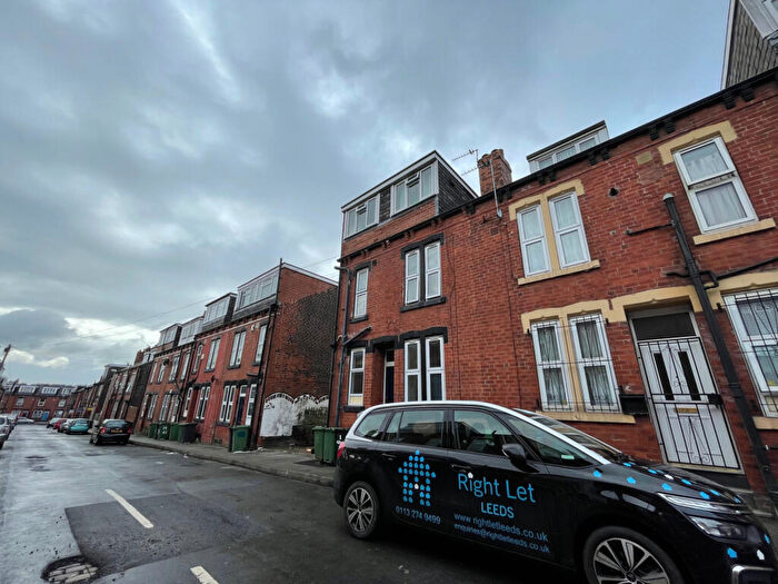 2 Bedroom Terraced House To Rent In Autumn Street, Leeds, West Yorkshire, LS6