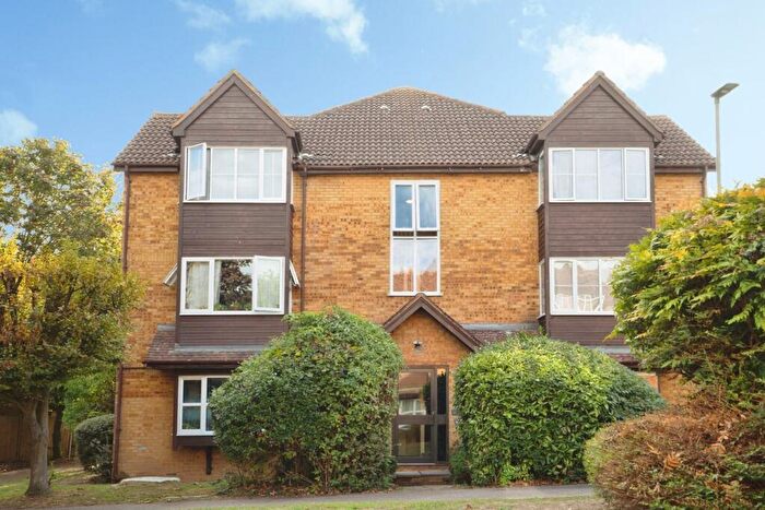 Studio For Sale In Pendragon Walk, London, NW9