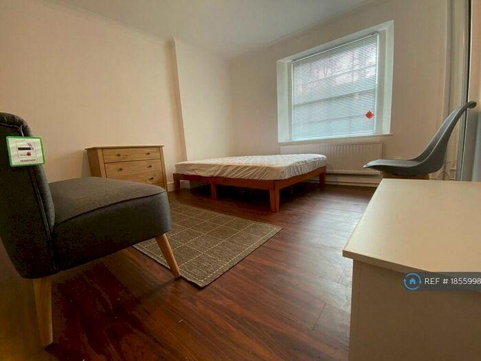 Studio To Rent In Eldon Square, Reading, RG1 - Photo 2