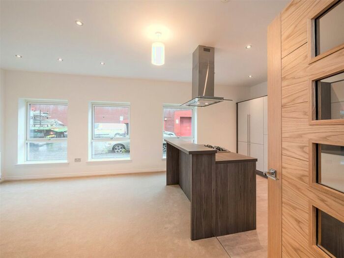 2 Bedroom Flat To Rent In Hatters Lane, Edinburgh, EH7