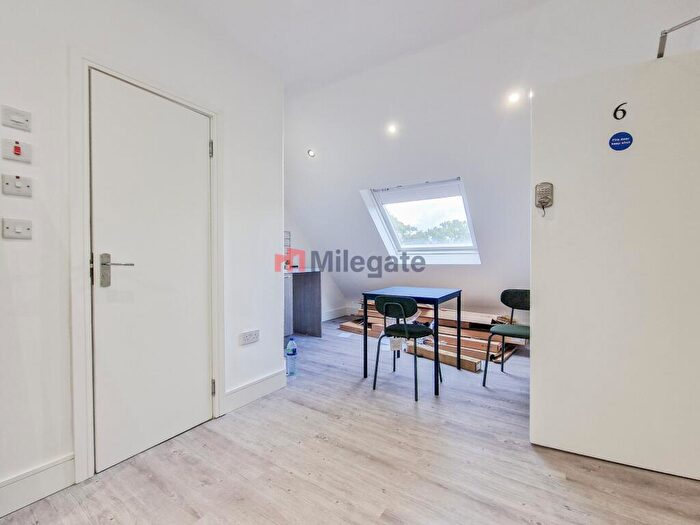 Studio To Rent In Cumberland Avenue, Southend-On-Sea, SS2