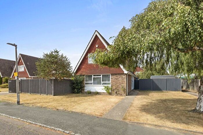3 Bedroom Detached House For Sale In Chessfield Park, Little Chalfont, HP6