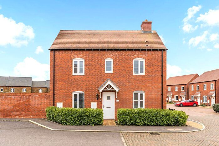 3 Bedroom Detached House For Sale In Maiden Road, Bodicote, OX16