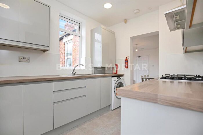 6 Bedroom Maisonette To Rent In (£pppw) Helmsley Road, Sandyford, Newcastle Upon Tyne, NE2