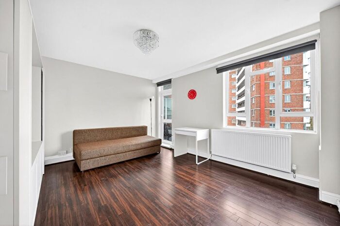 1 Bedroom Flat To Rent In Parmoor Court, Gee Street, EC1V