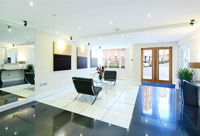 1 Bedroom Flat To Rent In Hill Street, London, W1J