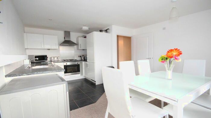 2 Bedroom Flat To Rent In Waterloo Road, Cowley, Uxbridge, UB8