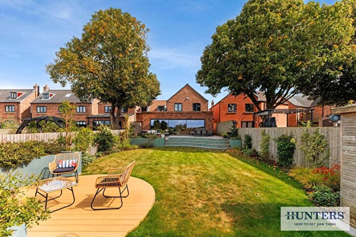 4 Bedroom Property For Sale In Barn Elms, Camblesforth, Selby, YO8