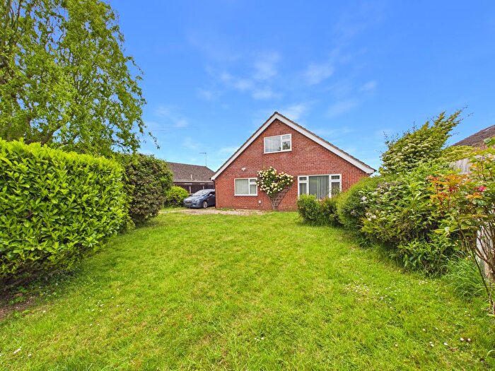 3 Bedroom Detached Bungalow For Sale In Main Road, Wiggenhall St Mary Magdalen, PE34