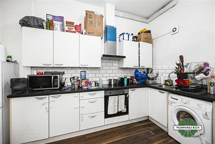 1 Bedroom Flat For Sale In Park Lane, London, N17