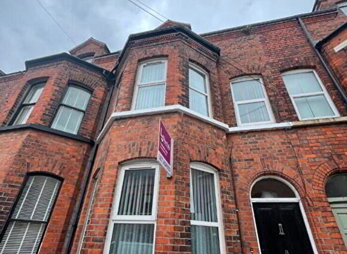 5 Bedroom End Of Terrace House For Sale In Wellington Park Avenue, Belfast, BT9