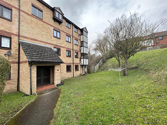 2 Bedroom Apartment To Rent In Kerr Close, Knebworth, SG3