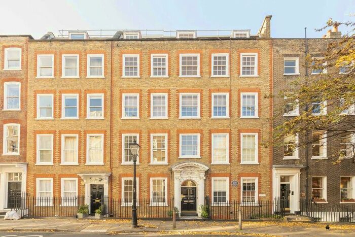 3 Bedroom Flat To Rent In Great James Street, London, WC1N