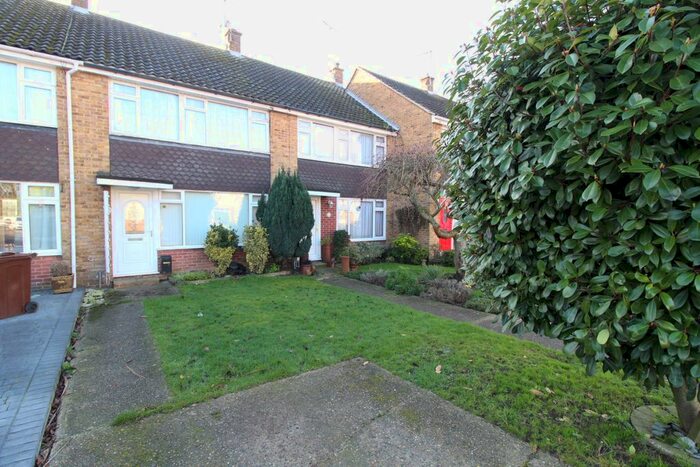 3 Bedroom Semi-Detached House To Rent In Nicholson Road, Benfleet, SS7
