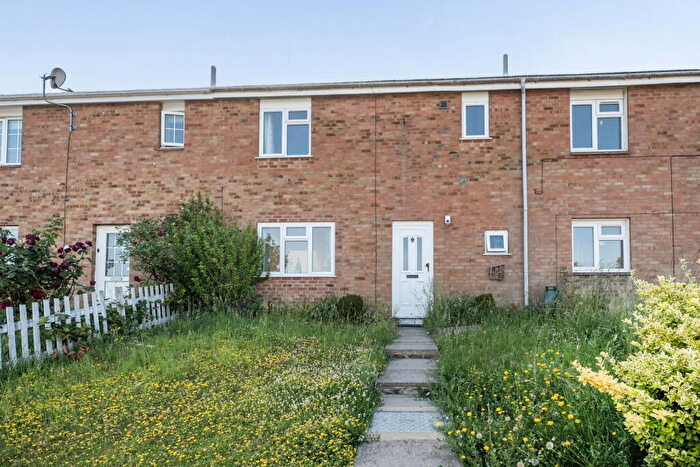 3 Bedroom Terraced House For Sale In Gainsborough Road, Basingstoke, RG21