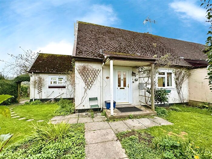 3 Bedroom Semi-Detached House For Sale In Moor View, Bishton, Newport, NP18