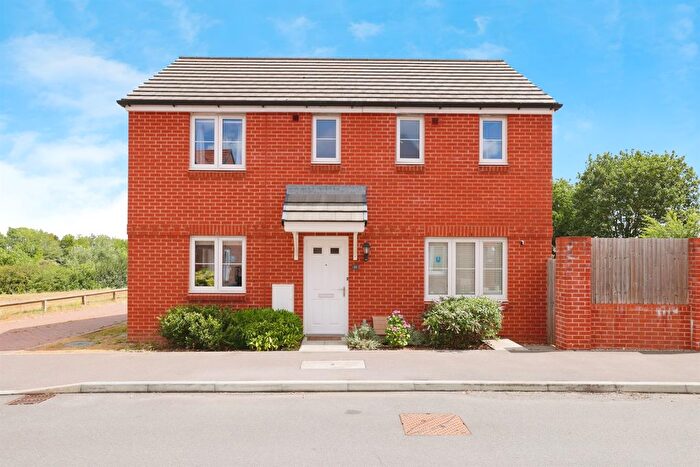 3 Bedroom Detached House For Sale In Lambert Drive, Salisbury, SP2