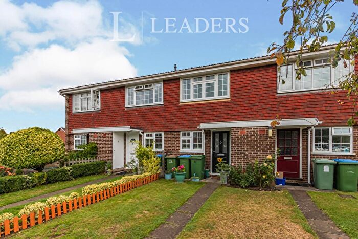 2 Bedroom House To Rent In Mayfield Close, Hersham, Walton-on-Thames, KT12