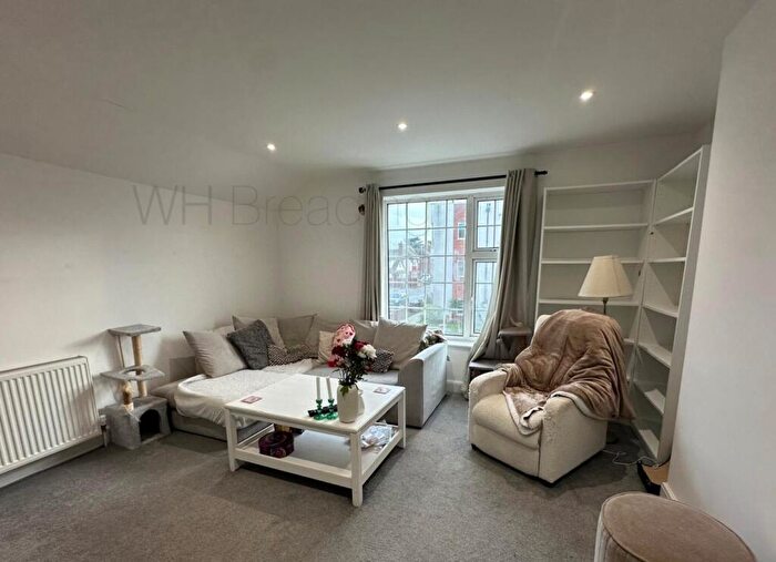 2 Bedroom Apartment To Rent In Tankerton Road, Whitstable, CT5