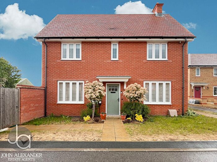 3 Bedroom Semi-Detached House For Sale In Lavender Crescent, Feering, Colchester, CO5