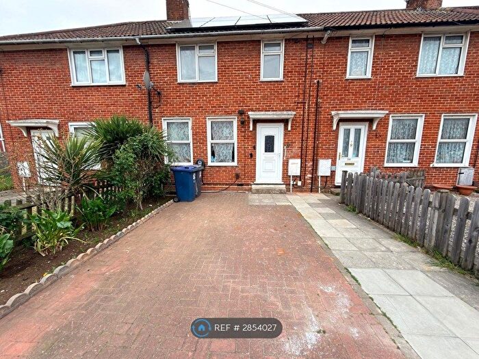 2 Bedroom Flat To Rent In Kenton, Harrow, HA3