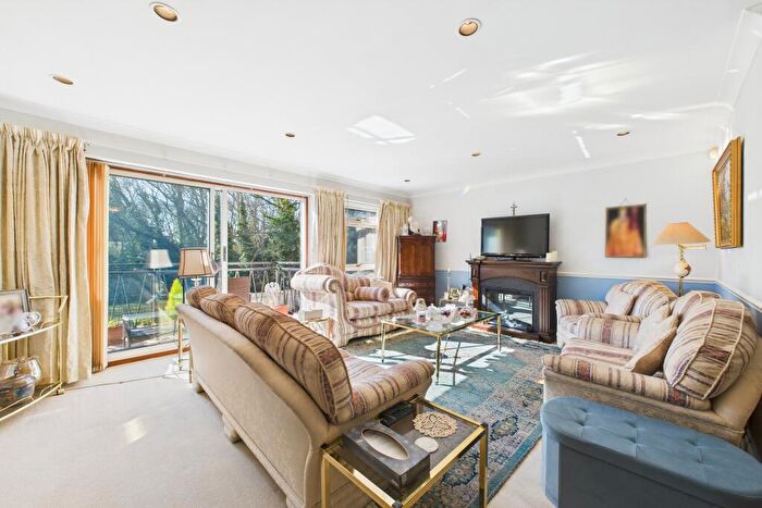 4 Bedroom Terraced House For Sale In Wentworth Hall, The Ridgeway, Mill Hill, NW7