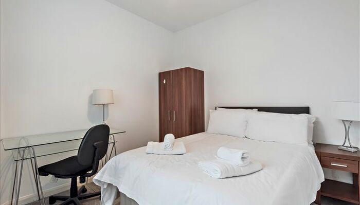 5 Bedroom Flat To Rent In Strathmore Court, London, NW8