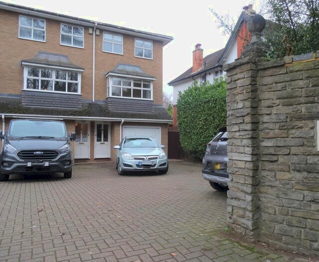 3 Bedroom Mews To Rent In Liberty Mews, Station Road, Orpington BR6