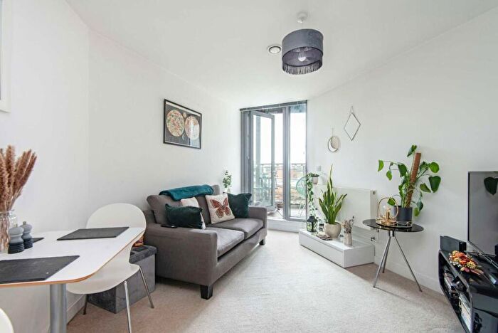 1 Bedroom Flat To Rent In Plumbers Row, Aldgate, E1