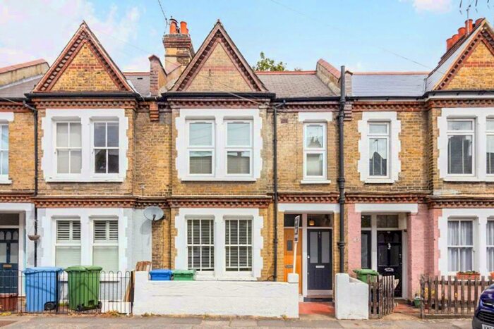 2 Bedroom Flat To Rent In Aylesbury Road, Walworth, SE17