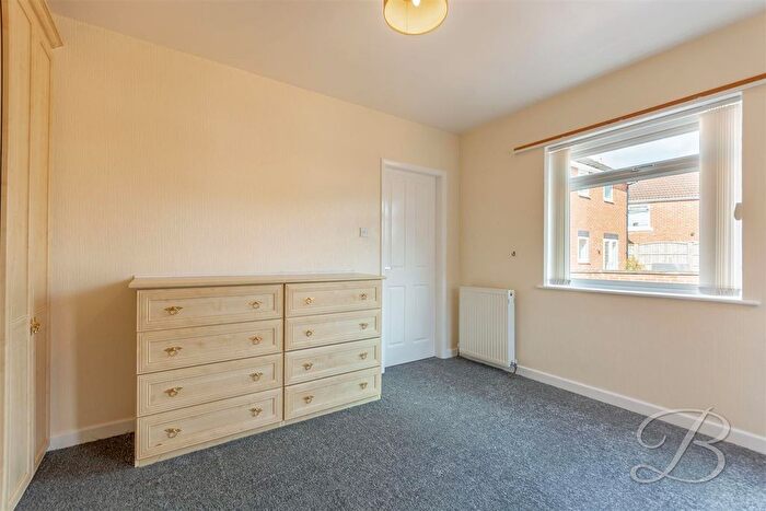 4 Bedroom Semi-Detached House To Rent In Beech Avenue, New Ollerton, Newark, NG22