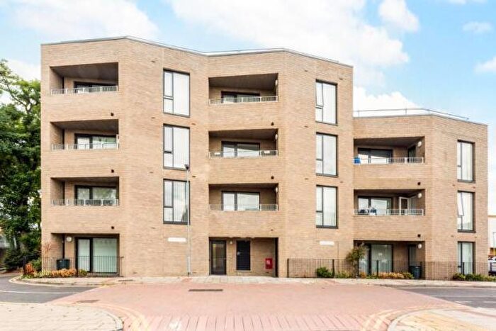 2 Bedroom Flat To Rent In Libra Road, London, E13