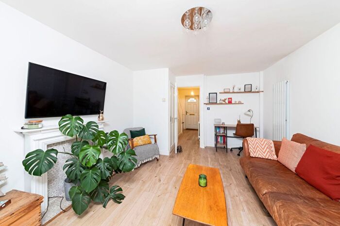 2 Bedroom Terraced House For Sale In Hermitage Road, Abingdon, OX14