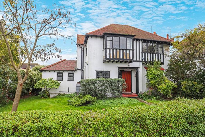 3 Bedroom Detached House For Sale In Caulfield Road, Shoeburyness, SS3