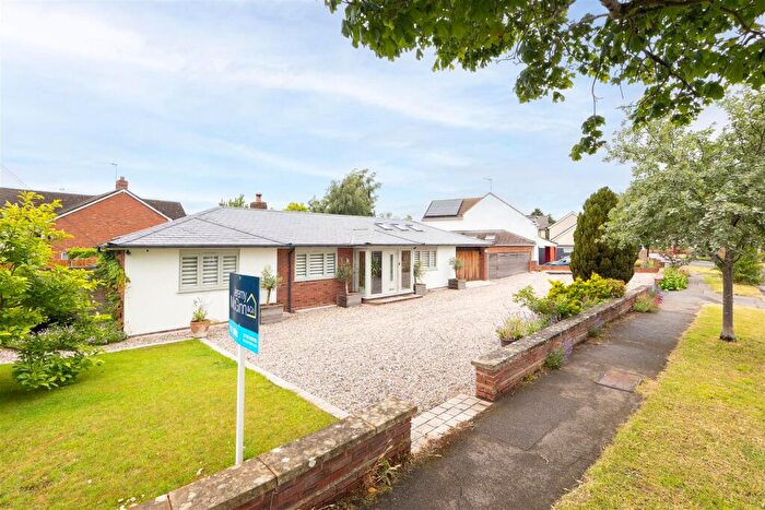 3 Bedroom Detached Bungalow For Sale In Dale Avenue, Stratford-upon-Avon, CV37