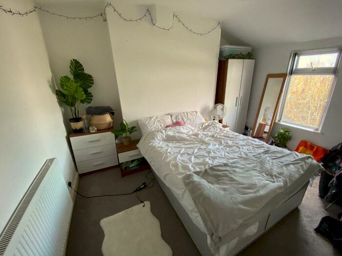 6 Bedroom Detached House To Rent In Lombard Grove, Fallowfield, Manchester, M14