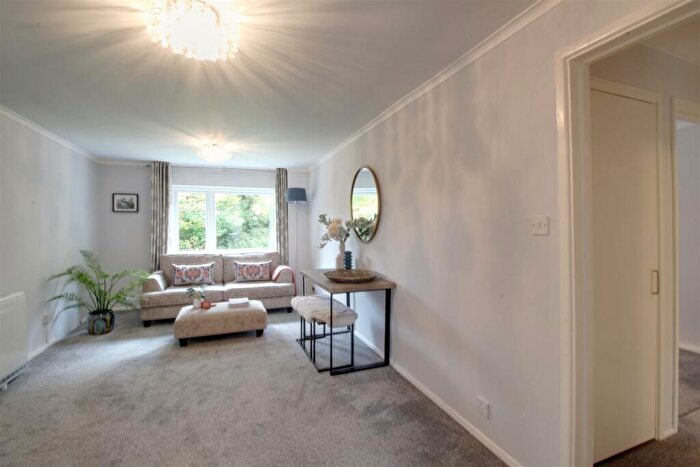 1 Bedroom Apartment For Sale In White Hill Court, Berkhamsted, HP4