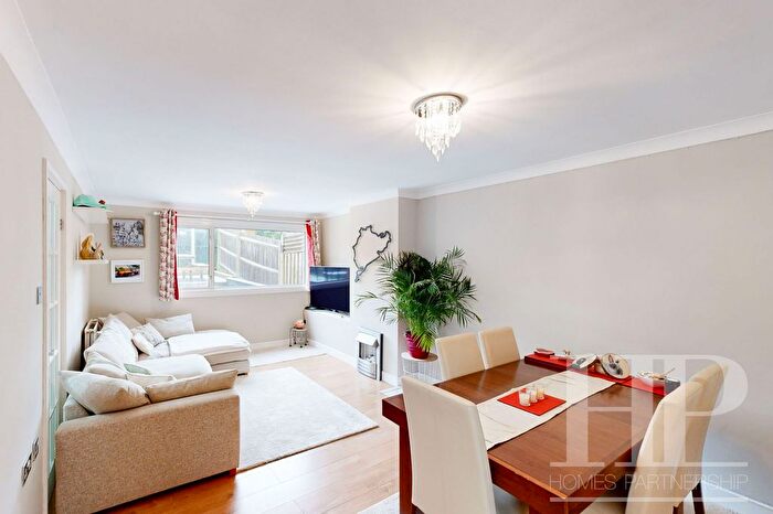 3 Bedroom Terraced House For Sale In Selsey Road, Crawley, RH11