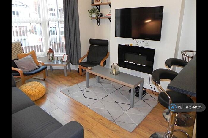 2 Bedroom Flat To Rent In Duesbery Street, Hull, HU5