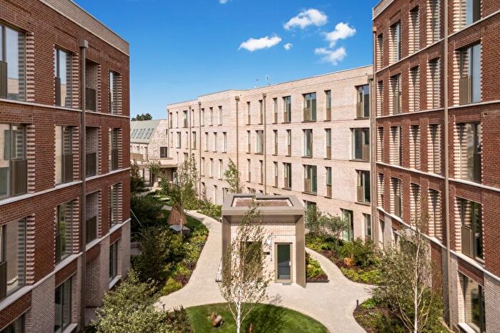 2 Bedroom Apartment For Sale In Eddington Avenue, Cambridge, CB3
