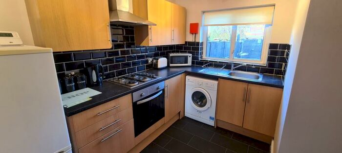 3 Bedroom Terraced House To Rent In West End Lane, DN11