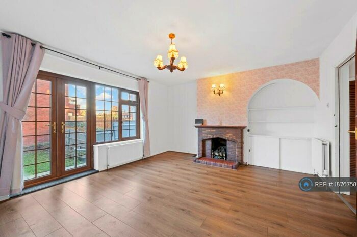 3 Bedroom Semi-Detached House To Rent In Kingston Road, Kingston Upon Thames, KT1